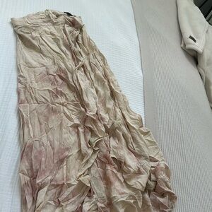 Silky skirt with slit